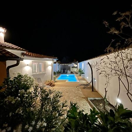 Villa Natka 로비니스코 셀로 외부 사진