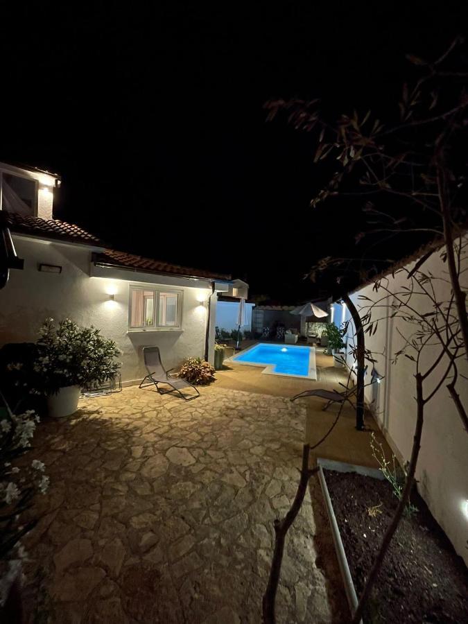 Villa Natka 로비니스코 셀로 외부 사진